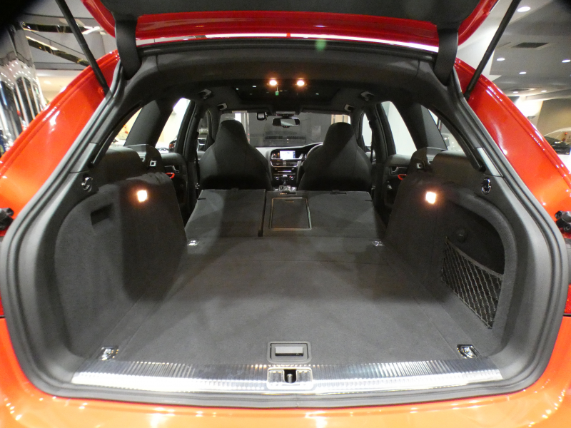 アウディ RS4アバント RS4ｱﾊﾞﾝﾄ 4.2FSIｸﾜﾄﾛ　ADVｷｰ 追ACC ﾚｰﾝ&ｻｲﾄﾞｱｼｽﾄ 衝突軽減 黒革Sｽﾎﾟｰﾂｼｰﾄ ﾊﾟﾉﾗﾏSR MMIﾅﾋﾞTV B&Oｻｳﾝﾄﾞ Bｶﾒﾗ PDC ｷｾﾉﾝ RS専用ｴｸｽﾃﾘｱ&20AW 可変ﾏﾌﾗｰ 450ps　2年保証