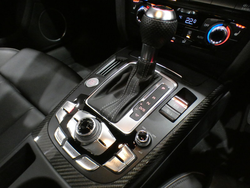 アウディ RS4アバント RS4ｱﾊﾞﾝﾄ 4.2FSIｸﾜﾄﾛ　ADVｷｰ 追ACC ﾚｰﾝ&ｻｲﾄﾞｱｼｽﾄ 衝突軽減 黒革Sｽﾎﾟｰﾂｼｰﾄ ﾊﾟﾉﾗﾏSR MMIﾅﾋﾞTV B&Oｻｳﾝﾄﾞ Bｶﾒﾗ PDC ｷｾﾉﾝ RS専用ｴｸｽﾃﾘｱ&20AW 可変ﾏﾌﾗｰ 450ps　2年保証