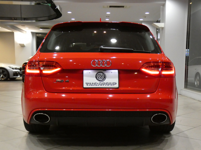 アウディ RS4アバント RS4ｱﾊﾞﾝﾄ 4.2FSIｸﾜﾄﾛ　ADVｷｰ 追ACC ﾚｰﾝ&ｻｲﾄﾞｱｼｽﾄ 衝突軽減 黒革Sｽﾎﾟｰﾂｼｰﾄ ﾊﾟﾉﾗﾏSR MMIﾅﾋﾞTV B&Oｻｳﾝﾄﾞ Bｶﾒﾗ PDC ｷｾﾉﾝ RS専用ｴｸｽﾃﾘｱ&20AW 可変ﾏﾌﾗｰ 450ps　2年保証