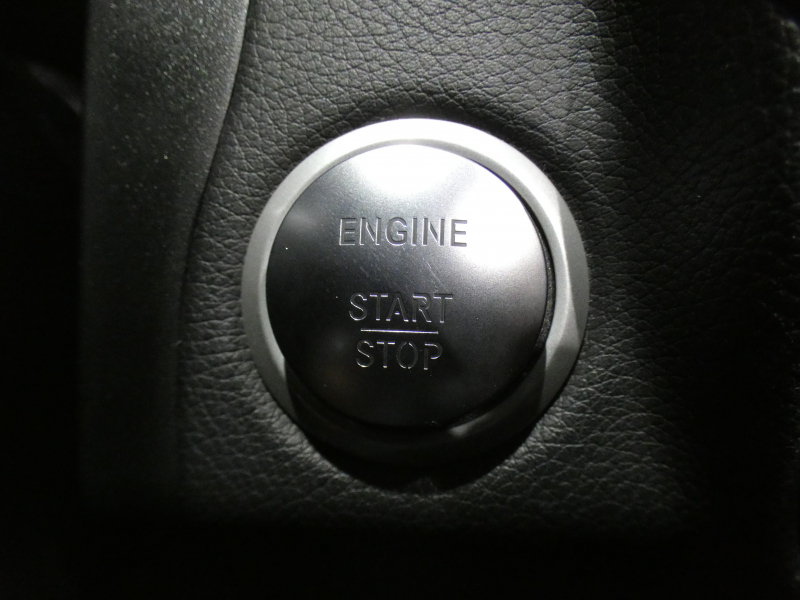 メルセデスベンツ GLC GLC220d 4MATICｽﾎﾟｰﾂ 本革仕様 ﾚｰﾀﾞｰｾｰﾌﾃｨPKG　ｷｰﾚｽｺﾞｰ 黒革 ﾊﾟﾉﾗﾏSR ﾅﾋﾞTV ﾌﾞﾙﾒｽﾀｰ 全周囲ｶﾒﾗ PTS ｴｱﾊﾞﾗﾝｽ LEDﾗｲﾄ ｵｰﾄﾃｰﾙｹﾞｰﾄ AMGｽﾀｲﾘﾝｸﾞ&19AW　2年保証