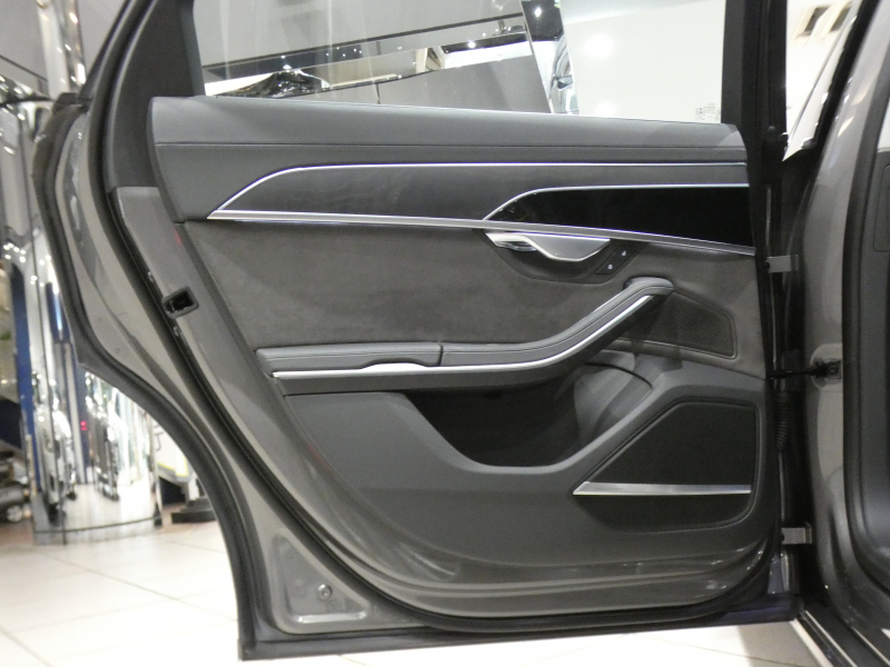 アウディ A8 A8 60TFSI ｸﾜﾄﾛ　ADVｷｰ Dｱｼｽﾄ 追ACC ｱｳﾃﾞｨﾌﾟﾚｾﾝｽ 茶革 ﾋｰﾀｰ&ﾍﾞﾝﾁﾚｰﾀｰ ﾏｯｻｰｼﾞ機能 ﾀｯﾁP対応MMIﾅﾋﾞ 全周囲ｶﾒﾗ PDC ﾍｯﾄﾞｱｯﾌﾟDSP B&Oｻｳﾝﾄﾞ HDﾏﾄﾘｸｽLEDﾗｲﾄ ｴｱｻｽﾍﾟﾝｼｮﾝ 20AW　2年保証