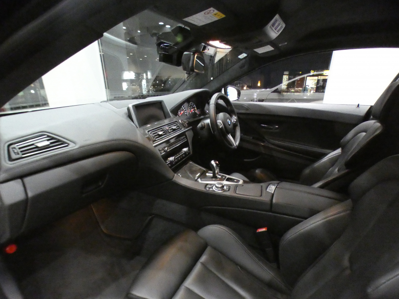 BMW Mシリーズ M6ｸｰﾍﾟ　ｺﾝﾌｫA 黒革 ﾋｰﾀｰ ｶｰﾎﾞﾝR iﾄﾞﾗｲﾌﾞﾅﾋﾞ(CIC) BTｵｰﾃﾞｨｵ Bｶﾒﾗ&ﾌﾛﾝﾄｶﾒﾗ PDC ﾍｯﾄﾞｱｯﾌﾟDSP LEDﾗｲﾄ 専用ｴｸｽﾃﾘｱ&20AW 560ps　2年保証