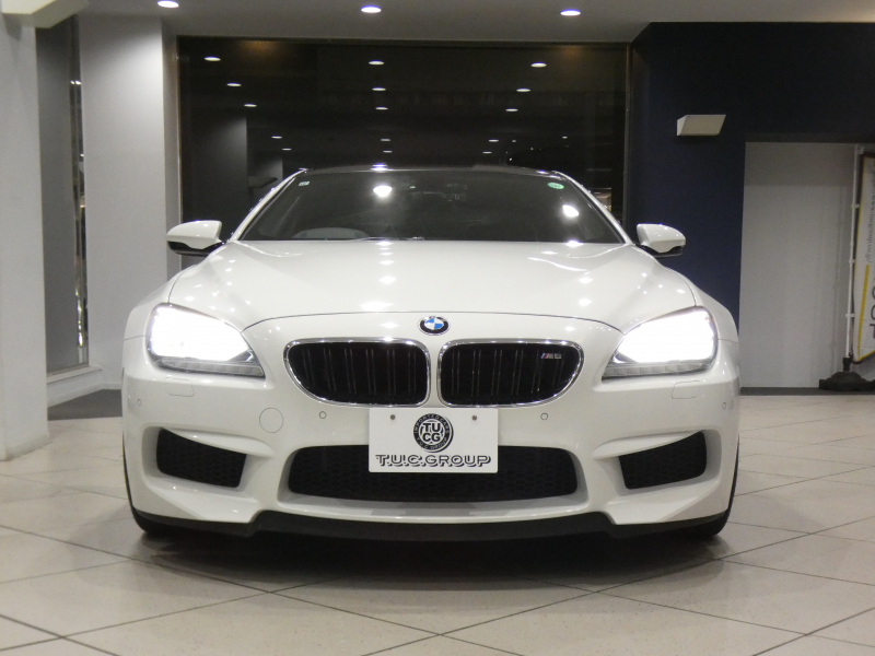 BMW Mシリーズ M6ｸｰﾍﾟ　ｺﾝﾌｫA 黒革 ﾋｰﾀｰ ｶｰﾎﾞﾝR iﾄﾞﾗｲﾌﾞﾅﾋﾞ(CIC) BTｵｰﾃﾞｨｵ Bｶﾒﾗ&ﾌﾛﾝﾄｶﾒﾗ PDC ﾍｯﾄﾞｱｯﾌﾟDSP LEDﾗｲﾄ 専用ｴｸｽﾃﾘｱ&20AW 560ps　2年保証