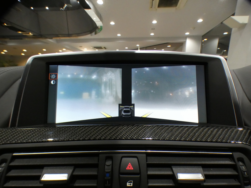 BMW Mシリーズ M6ｸｰﾍﾟ　ｺﾝﾌｫA 黒革 ﾋｰﾀｰ ｶｰﾎﾞﾝR iﾄﾞﾗｲﾌﾞﾅﾋﾞ(CIC) BTｵｰﾃﾞｨｵ Bｶﾒﾗ&ﾌﾛﾝﾄｶﾒﾗ PDC ﾍｯﾄﾞｱｯﾌﾟDSP LEDﾗｲﾄ 専用ｴｸｽﾃﾘｱ&20AW 560ps　2年保証