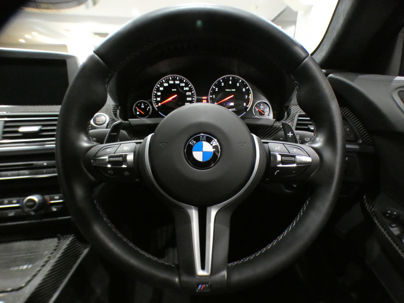 BMW Mシリーズ M6ｸｰﾍﾟ　ｺﾝﾌｫA 黒革 ﾋｰﾀｰ ｶｰﾎﾞﾝR iﾄﾞﾗｲﾌﾞﾅﾋﾞ(CIC) BTｵｰﾃﾞｨｵ Bｶﾒﾗ&ﾌﾛﾝﾄｶﾒﾗ PDC ﾍｯﾄﾞｱｯﾌﾟDSP LEDﾗｲﾄ 専用ｴｸｽﾃﾘｱ&20AW 560ps　2年保証
