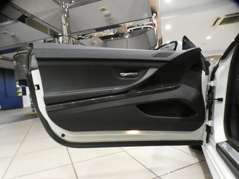 BMW Mシリーズ M6ｸｰﾍﾟ　ｺﾝﾌｫA 黒革 ﾋｰﾀｰ ｶｰﾎﾞﾝR iﾄﾞﾗｲﾌﾞﾅﾋﾞ(CIC) BTｵｰﾃﾞｨｵ Bｶﾒﾗ&ﾌﾛﾝﾄｶﾒﾗ PDC ﾍｯﾄﾞｱｯﾌﾟDSP LEDﾗｲﾄ 専用ｴｸｽﾃﾘｱ&20AW 560ps　2年保証