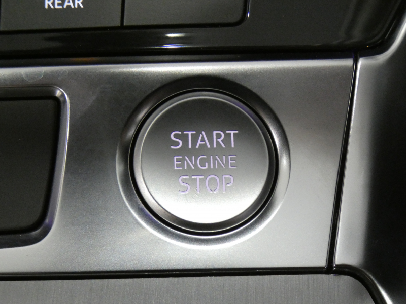 アウディ A6 A6 55TFSIｸﾜﾄﾛ Sﾗｲﾝ　ADVｷｰ Dｱｼｽﾄ 追ACC ｱｳﾃﾞｨﾌﾟﾚｾﾝｽ 灰革 ﾋｰﾀｰ ﾊﾟﾉﾗﾏSR ﾀｯﾁP対応MMIﾅﾋﾞ Bｶﾒﾗ PDC HDﾏﾄﾘｸｽLEDﾗｲﾄ Sﾗｲﾝｴｸｽﾃﾘｱ OP21AW　2年保証