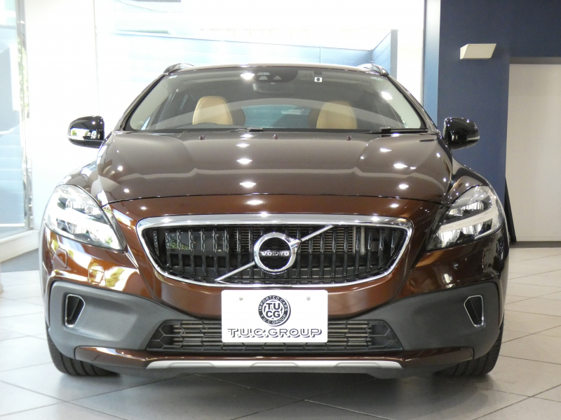 ボルボ V40 V40ｸﾛｽｶﾝﾄﾘｰ T5 AWD ｻﾏﾑ　追ACC･LKA･LCMA 茶革 ﾋｰﾀｰ 7ｲﾝﾁHDDﾅﾋﾞTV ﾌﾟﾚﾐｱﾑｻｳﾝﾄﾞ Bｶﾒﾗ LEDﾗｲﾄ ﾄﾞﾗﾚｺ 専用ｴｸｽﾃﾘｱ&18AW　2年保証
