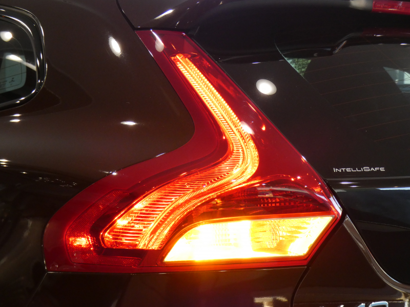 ボルボ V40 V40ｸﾛｽｶﾝﾄﾘｰ T5 AWD ｻﾏﾑ　追ACC･LKA･LCMA 茶革 ﾋｰﾀｰ 7ｲﾝﾁHDDﾅﾋﾞTV ﾌﾟﾚﾐｱﾑｻｳﾝﾄﾞ Bｶﾒﾗ LEDﾗｲﾄ ﾄﾞﾗﾚｺ 専用ｴｸｽﾃﾘｱ&18AW　2年保証