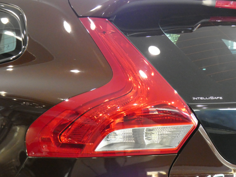 ボルボ V40 V40ｸﾛｽｶﾝﾄﾘｰ T5 AWD ｻﾏﾑ　追ACC･LKA･LCMA 茶革 ﾋｰﾀｰ 7ｲﾝﾁHDDﾅﾋﾞTV ﾌﾟﾚﾐｱﾑｻｳﾝﾄﾞ Bｶﾒﾗ LEDﾗｲﾄ ﾄﾞﾗﾚｺ 専用ｴｸｽﾃﾘｱ&18AW　2年保証