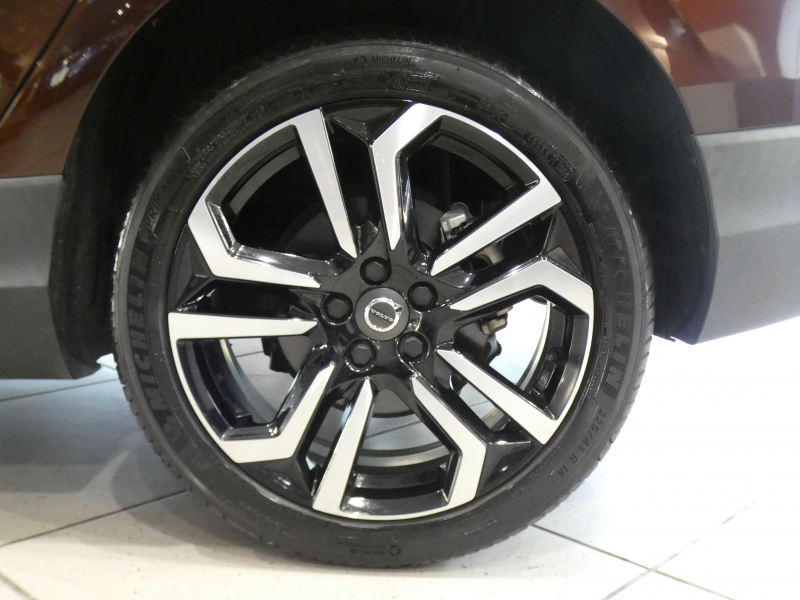 ボルボ V40 V40ｸﾛｽｶﾝﾄﾘｰ T5 AWD ｻﾏﾑ　追ACC･LKA･LCMA 茶革 ﾋｰﾀｰ 7ｲﾝﾁHDDﾅﾋﾞTV ﾌﾟﾚﾐｱﾑｻｳﾝﾄﾞ Bｶﾒﾗ LEDﾗｲﾄ ﾄﾞﾗﾚｺ 専用ｴｸｽﾃﾘｱ&18AW　2年保証