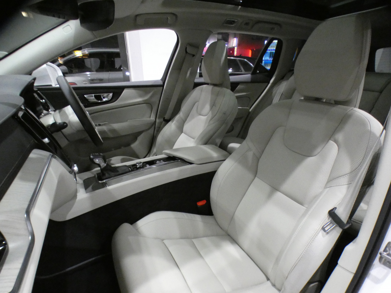 ボルボ V60 V60 T5ｲﾝｽｸﾘﾌﾟｼｮﾝ ﾌﾟﾗｽPKG　1ｵｰﾅｰ 追ACC･LKA･ LCMA ｽﾃｱﾋｰﾀｰ 白革 全席ﾋｰﾀｰ ﾍﾞﾝﾁﾚｰﾀｰ ﾏｯｻｰｼﾞ機能 ﾊﾟﾉﾗﾏSR ﾀｯﾁｽｸﾘｰﾝHDDﾅﾋﾞTV harman/K 全周ｶﾒﾗ ﾍｯﾄﾞｱｯﾌﾟDSP LEDﾗｲﾄ ｵｰﾄﾃｰﾙｹﾞｰﾄ 19AW　2年保証