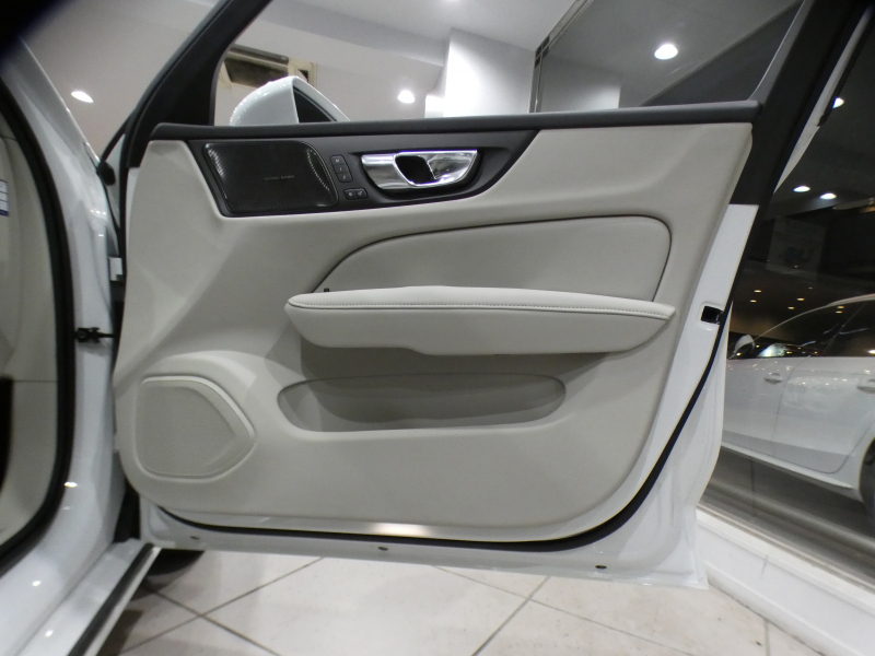 ボルボ V60 V60 T5ｲﾝｽｸﾘﾌﾟｼｮﾝ ﾌﾟﾗｽPKG　1ｵｰﾅｰ 追ACC･LKA･ LCMA ｽﾃｱﾋｰﾀｰ 白革 全席ﾋｰﾀｰ ﾍﾞﾝﾁﾚｰﾀｰ ﾏｯｻｰｼﾞ機能 ﾊﾟﾉﾗﾏSR ﾀｯﾁｽｸﾘｰﾝHDDﾅﾋﾞTV harman/K 全周ｶﾒﾗ ﾍｯﾄﾞｱｯﾌﾟDSP LEDﾗｲﾄ ｵｰﾄﾃｰﾙｹﾞｰﾄ 19AW　2年保証