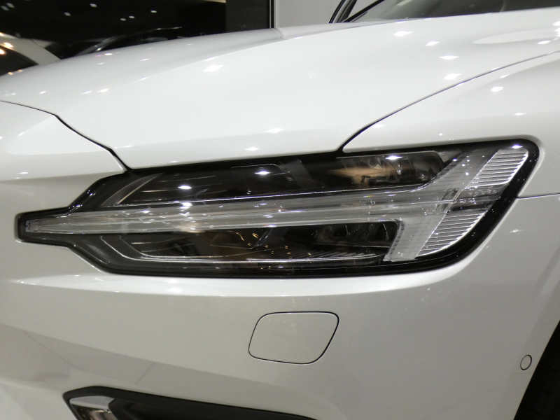 ボルボ V60 V60 T5ｲﾝｽｸﾘﾌﾟｼｮﾝ ﾌﾟﾗｽPKG　1ｵｰﾅｰ 追ACC･LKA･ LCMA ｽﾃｱﾋｰﾀｰ 白革 全席ﾋｰﾀｰ ﾍﾞﾝﾁﾚｰﾀｰ ﾏｯｻｰｼﾞ機能 ﾊﾟﾉﾗﾏSR ﾀｯﾁｽｸﾘｰﾝHDDﾅﾋﾞTV harman/K 全周ｶﾒﾗ ﾍｯﾄﾞｱｯﾌﾟDSP LEDﾗｲﾄ ｵｰﾄﾃｰﾙｹﾞｰﾄ 19AW　2年保証