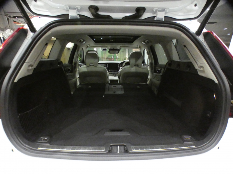 ボルボ V60 V60 T5ｲﾝｽｸﾘﾌﾟｼｮﾝ ﾌﾟﾗｽPKG　1ｵｰﾅｰ 追ACC･LKA･ LCMA ｽﾃｱﾋｰﾀｰ 白革 全席ﾋｰﾀｰ ﾍﾞﾝﾁﾚｰﾀｰ ﾏｯｻｰｼﾞ機能 ﾊﾟﾉﾗﾏSR ﾀｯﾁｽｸﾘｰﾝHDDﾅﾋﾞTV harman/K 全周ｶﾒﾗ ﾍｯﾄﾞｱｯﾌﾟDSP LEDﾗｲﾄ ｵｰﾄﾃｰﾙｹﾞｰﾄ 19AW　2年保証