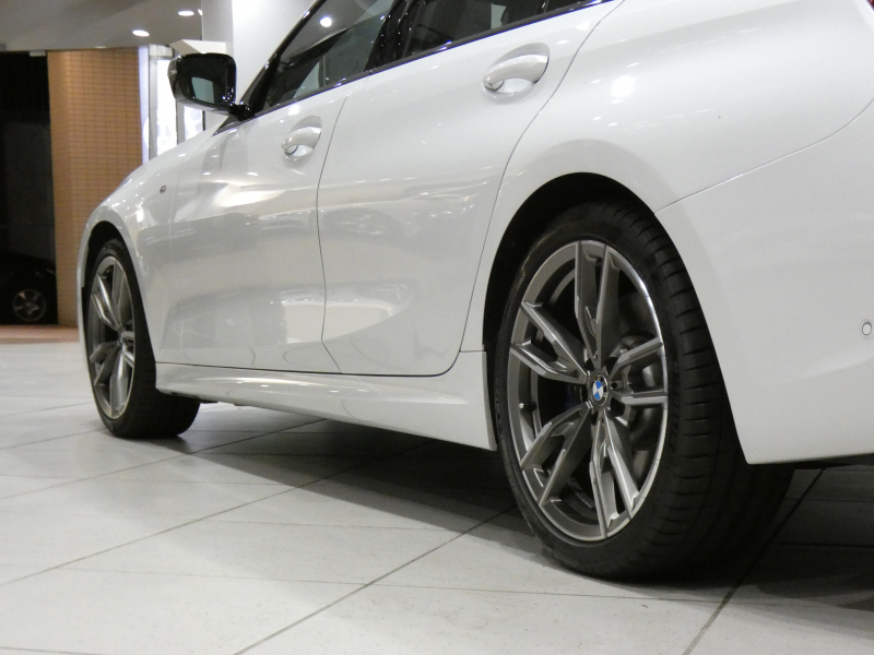 BMW 3シリーズ M340i xDrive ｲﾉﾍﾞｰｼｮﾝPKG　Dｱｼｽﾄ 追ACC ﾚｰﾝCHW 衝突軽減 黒革Mｽﾎﾟｰﾂｼｰﾄ ﾋｰﾀｰ iﾄﾞﾗｲﾌﾞﾅﾋﾞ(第7世代) harmank ﾜｲﾔﾚｽCH ﾍｯﾄﾞｱｯﾌﾟDSP 全周ｶﾒﾗ PDC ﾚｰｻﾞｰﾗｲﾄ ｵｰﾄﾄﾗﾝｸ 専用ｴｸｽﾃﾘｱ&19AW 387ps　2年保証