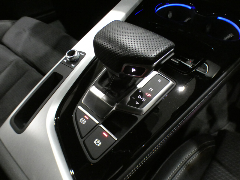 アウディ A4アバント A4ｱﾊﾞﾝﾄ 35TDI Sﾗｲﾝ ｺﾝﾌｫｰﾄPKG　1ｵｰﾅｰ 追ACC ﾚｰﾝ&ｻｲﾄﾞｱｼｽﾄ 半革 ﾀｯﾁｽｸﾘｰﾝMMIﾅﾋﾞTV 全周囲ｶﾒﾗ PDC ﾏﾄﾘｸｽLED ｵｰﾄﾃｰﾙｹﾞｰﾄ Sﾗｲﾝｴｸｽﾃﾘｱ&18AW　2年保証