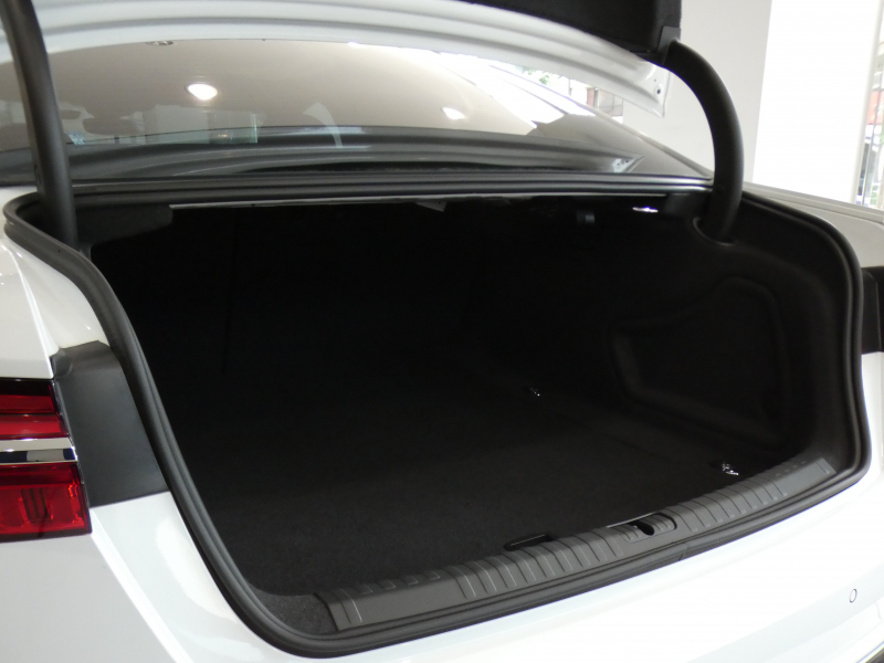 アウディ A6 A6 40TDIｸﾜﾄﾛ Sﾗｲﾝ ﾊﾟｰｸｱｼｽﾄPKG　ADVｷｰ Dｱｼｽﾄ 追ACC ﾚｰﾝ&ｻｲﾄﾞｱｼｽﾄ 衝突軽減 黒革 ﾋｰﾀｰ ﾀｯﾁP対応MMIﾅﾋﾞ 全周囲ｶﾒﾗ PDC HDﾏﾄﾘｸｽLED ｵｰﾄﾄﾗﾝｸ Sﾗｲﾝｴｸｽﾃﾘｱ&19AW　2年保証