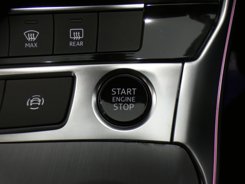 アウディ A6 A6 40TDIｸﾜﾄﾛ Sﾗｲﾝ ﾊﾟｰｸｱｼｽﾄPKG　ADVｷｰ Dｱｼｽﾄ 追ACC ﾚｰﾝ&ｻｲﾄﾞｱｼｽﾄ 衝突軽減 黒革 ﾋｰﾀｰ ﾀｯﾁP対応MMIﾅﾋﾞ 全周囲ｶﾒﾗ PDC HDﾏﾄﾘｸｽLED ｵｰﾄﾄﾗﾝｸ Sﾗｲﾝｴｸｽﾃﾘｱ&19AW　2年保証