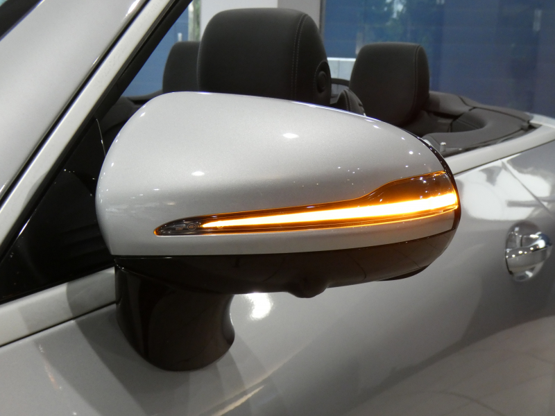 メルセデスベンツ Eクラス E200ｶﾌﾞﾘｵﾚ ｽﾎﾟｰﾂ ﾚｻﾞｰPKG　1ｵｰﾅｰ 黒革/黒幌 ﾋｰﾀｰ&ｴｱｽｶｰﾌ ﾅﾋﾞTV ﾌﾞﾙﾒｽﾀｰ 全周囲ｶﾒﾗ PTS ﾍｯﾄﾞｱｯﾌﾟDSP ﾏﾙﾁﾋﾞｰﾑLED ｱﾝﾋﾞｴﾝﾄﾗｲﾄ AMGｽﾀｲﾘﾝｸﾞ&19AW　2年保証