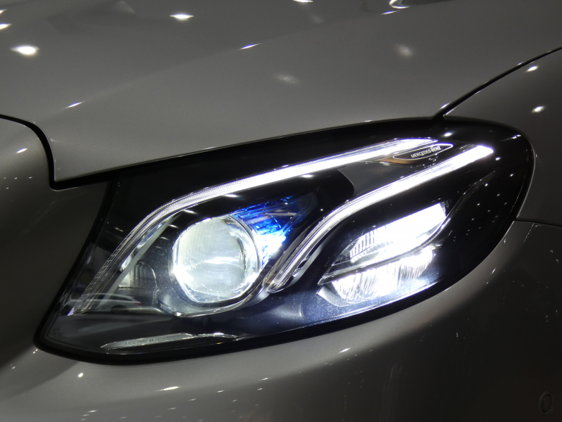 メルセデスベンツ Eクラス E200ｶﾌﾞﾘｵﾚ ｽﾎﾟｰﾂ ﾚｻﾞｰPKG　1ｵｰﾅｰ 黒革/黒幌 ﾋｰﾀｰ&ｴｱｽｶｰﾌ ﾅﾋﾞTV ﾌﾞﾙﾒｽﾀｰ 全周囲ｶﾒﾗ PTS ﾍｯﾄﾞｱｯﾌﾟDSP ﾏﾙﾁﾋﾞｰﾑLED ｱﾝﾋﾞｴﾝﾄﾗｲﾄ AMGｽﾀｲﾘﾝｸﾞ&19AW　2年保証