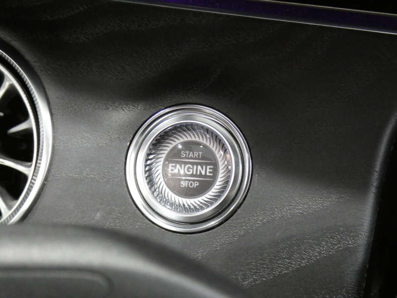 メルセデスベンツ Eクラス E200ｶﾌﾞﾘｵﾚ ｽﾎﾟｰﾂ ﾚｻﾞｰPKG　1ｵｰﾅｰ 黒革/黒幌 ﾋｰﾀｰ&ｴｱｽｶｰﾌ ﾅﾋﾞTV ﾌﾞﾙﾒｽﾀｰ 全周囲ｶﾒﾗ PTS ﾍｯﾄﾞｱｯﾌﾟDSP ﾏﾙﾁﾋﾞｰﾑLED ｱﾝﾋﾞｴﾝﾄﾗｲﾄ AMGｽﾀｲﾘﾝｸﾞ&19AW　2年保証