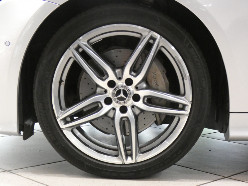 メルセデスベンツ Eクラス E200ｶﾌﾞﾘｵﾚ ｽﾎﾟｰﾂ ﾚｻﾞｰPKG　1ｵｰﾅｰ 黒革/黒幌 ﾋｰﾀｰ&ｴｱｽｶｰﾌ ﾅﾋﾞTV ﾌﾞﾙﾒｽﾀｰ 全周囲ｶﾒﾗ PTS ﾍｯﾄﾞｱｯﾌﾟDSP ﾏﾙﾁﾋﾞｰﾑLED ｱﾝﾋﾞｴﾝﾄﾗｲﾄ AMGｽﾀｲﾘﾝｸﾞ&19AW　2年保証