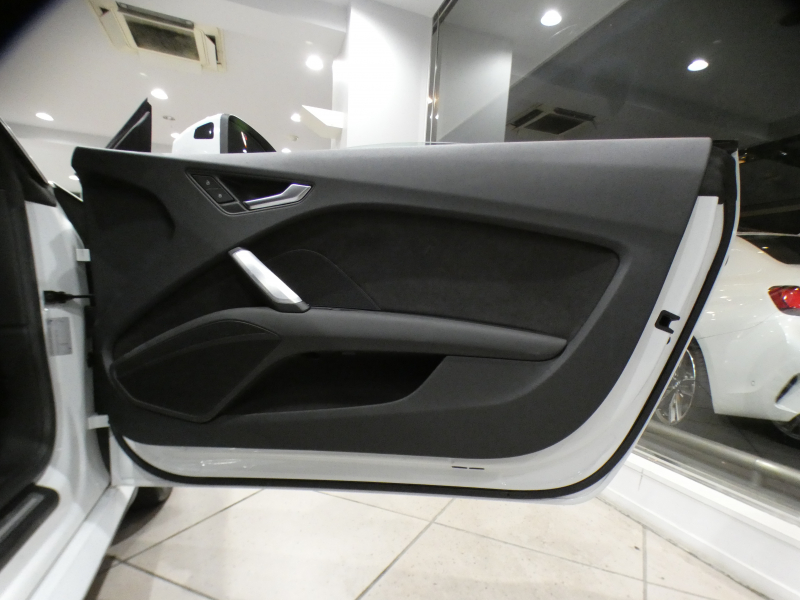 アウディ TTクーペ TTｸｰﾍﾟ 2.0TFSI Sﾗｲﾝ&ｱｼｽﾀﾝｽPKGｱﾄﾞﾊﾞﾝｽﾄ　ADVｷｰ ﾚｰﾝ&ｻｲﾄﾞｱｼｽﾄ ｸﾙｺﾝ 半革 MMIﾅﾋﾞTV Bｶﾒﾗ PDC ﾊﾞｰﾁｬﾙCP LEDﾗｲﾄ Sﾗｲﾝｴｸｽﾃﾘｱ&18AW　2年保証