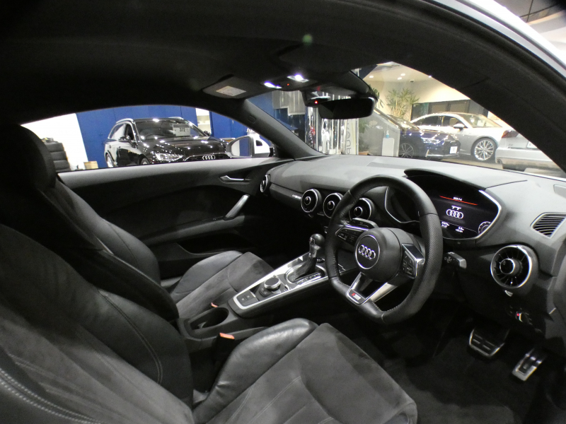 アウディ TTクーペ TTｸｰﾍﾟ 2.0TFSI Sﾗｲﾝ&ｱｼｽﾀﾝｽPKGｱﾄﾞﾊﾞﾝｽﾄ　ADVｷｰ ﾚｰﾝ&ｻｲﾄﾞｱｼｽﾄ ｸﾙｺﾝ 半革 MMIﾅﾋﾞTV Bｶﾒﾗ PDC ﾊﾞｰﾁｬﾙCP LEDﾗｲﾄ Sﾗｲﾝｴｸｽﾃﾘｱ&18AW　2年保証