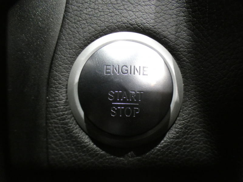 AMG GLC GLC43 4MATIC ﾚｻﾞｰｴｸｽｸﾙｰｼﾌﾞPKG　ｷｰﾚｽｺﾞｰ 黒革 ﾋｰﾀｰ ﾊﾟﾉﾗﾏSR ﾅﾋﾞTV ﾌﾞﾙﾒｽﾀｰ 全周囲ｶﾒﾗ PTS ﾍｯﾄﾞｱｯﾌﾟDSP LEDﾗｲﾄ ｻｲﾄﾞﾗﾝﾆﾝｸﾞﾎﾞｰﾄﾞ 専用ｴｸｽﾃﾘｱ&20AW 367ps　2年保証