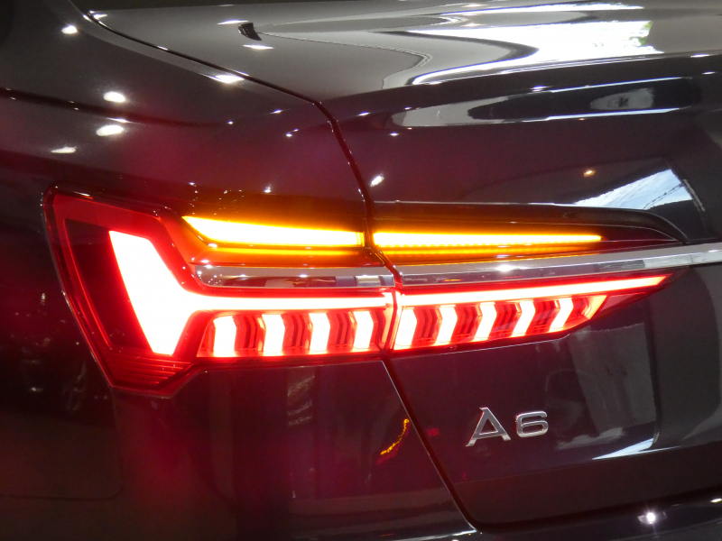 アウディ A6 A6 40TDIｸﾜﾄﾛ Sﾗｲﾝ ﾊﾟｰｸｱｼｽﾄPKG　ADVｷｰ Dｱｼｽﾄ 追ACC ﾚｰﾝ&ｻｲﾄﾞｱｼｽﾄ 衝突軽減 ｸﾞﾚｰ革 ﾋｰﾀｰ ﾀｯﾁP対応MMIﾅﾋﾞ 全周囲ｶﾒﾗ PDC HDﾏﾄﾘｸｽLED ｵｰﾄﾄﾗﾝｸ Sﾗｲﾝｴｸｽﾃﾘｱ&19AW　2年保証