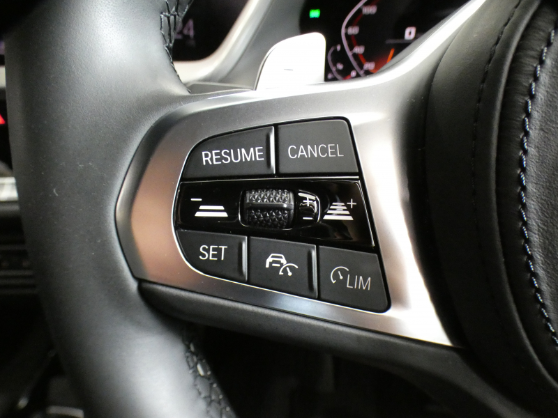 BMW 1シリーズ M135i XDrive　☆indivi外装 1ｵｰﾅｰ ｺﾝﾌｫA 追ACC ﾚｰﾝDW ﾚｰﾝCHW 衝突軽減 黒革Mｽﾎﾟｰﾂｼｰﾄ ﾗｲﾌﾞCP ﾍｯﾄﾞｱｯﾌﾟDSP Bｶﾒﾗ PDC ｵｰﾄﾃｰﾙｹﾞｰﾄ LEDﾗｲﾄ 専用ｴｸｽﾃﾘｱ&18AW 306ps　2年保証