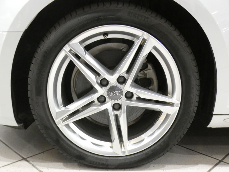 アウディ A4 A4 2.0TFSI ｽﾎﾟｰﾂ Sﾗｲﾝ&ｱｼｽﾀﾝｽPKG　ADVｷｰ 追ACC ﾚｰﾝ&ｻｲﾄﾞｱｼｽﾄ Audiﾌﾟﾚｾﾝｽ 黒半革 ﾋｰﾀｰ MMIﾅﾋﾞ 全周囲ｶﾒﾗ PDC LEDﾗｲﾄ  Sﾗｲﾝｴｸｽﾃﾘｱ＆18AW　2年保証