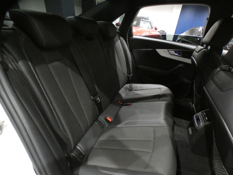 アウディ A4 A4 2.0TFSI ｽﾎﾟｰﾂ Sﾗｲﾝ&ｱｼｽﾀﾝｽPKG　ADVｷｰ 追ACC ﾚｰﾝ&ｻｲﾄﾞｱｼｽﾄ Audiﾌﾟﾚｾﾝｽ 黒半革 ﾋｰﾀｰ MMIﾅﾋﾞ 全周囲ｶﾒﾗ PDC LEDﾗｲﾄ  Sﾗｲﾝｴｸｽﾃﾘｱ＆18AW　2年保証