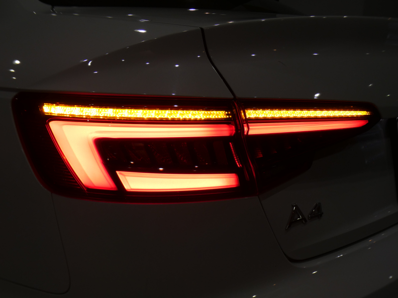 アウディ A4 A4 2.0TFSI ｽﾎﾟｰﾂ Sﾗｲﾝ&ｱｼｽﾀﾝｽPKG　ADVｷｰ 追ACC ﾚｰﾝ&ｻｲﾄﾞｱｼｽﾄ Audiﾌﾟﾚｾﾝｽ 黒半革 ﾋｰﾀｰ MMIﾅﾋﾞ 全周囲ｶﾒﾗ PDC LEDﾗｲﾄ  Sﾗｲﾝｴｸｽﾃﾘｱ＆18AW　2年保証