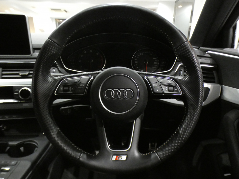 アウディ A4 A4 2.0TFSI ｽﾎﾟｰﾂ Sﾗｲﾝ&ｱｼｽﾀﾝｽPKG　ADVｷｰ 追ACC ﾚｰﾝ&ｻｲﾄﾞｱｼｽﾄ Audiﾌﾟﾚｾﾝｽ 黒半革 ﾋｰﾀｰ MMIﾅﾋﾞ 全周囲ｶﾒﾗ PDC LEDﾗｲﾄ  Sﾗｲﾝｴｸｽﾃﾘｱ＆18AW　2年保証