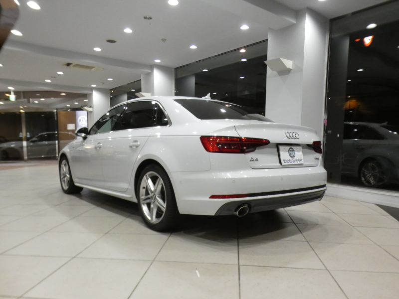 アウディ A4 A4 2.0TFSI ｽﾎﾟｰﾂ Sﾗｲﾝ&ｱｼｽﾀﾝｽPKG　ADVｷｰ 追ACC ﾚｰﾝ&ｻｲﾄﾞｱｼｽﾄ Audiﾌﾟﾚｾﾝｽ 黒半革 ﾋｰﾀｰ MMIﾅﾋﾞ 全周囲ｶﾒﾗ PDC LEDﾗｲﾄ  Sﾗｲﾝｴｸｽﾃﾘｱ＆18AW　2年保証