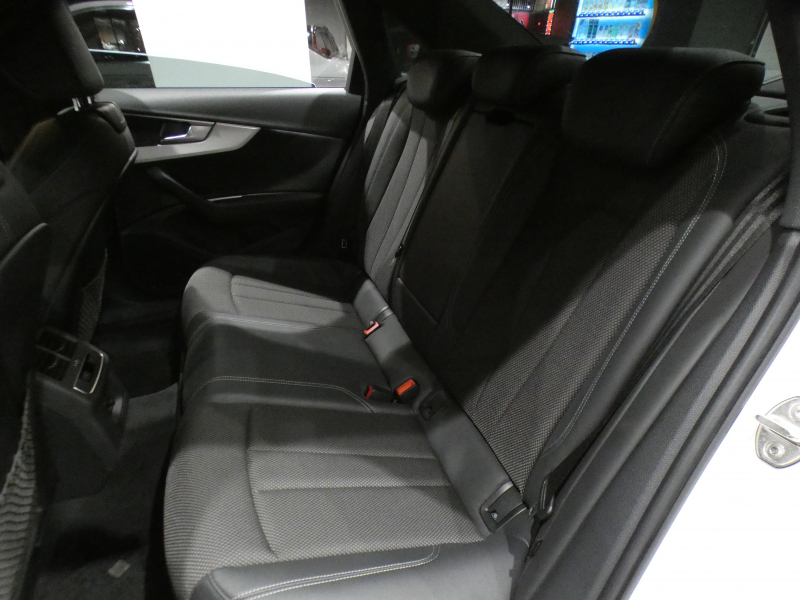 アウディ A4 A4 2.0TFSI ｽﾎﾟｰﾂ Sﾗｲﾝ&ｱｼｽﾀﾝｽPKG　ADVｷｰ 追ACC ﾚｰﾝ&ｻｲﾄﾞｱｼｽﾄ Audiﾌﾟﾚｾﾝｽ 黒半革 ﾋｰﾀｰ MMIﾅﾋﾞ 全周囲ｶﾒﾗ PDC LEDﾗｲﾄ  Sﾗｲﾝｴｸｽﾃﾘｱ＆18AW　2年保証