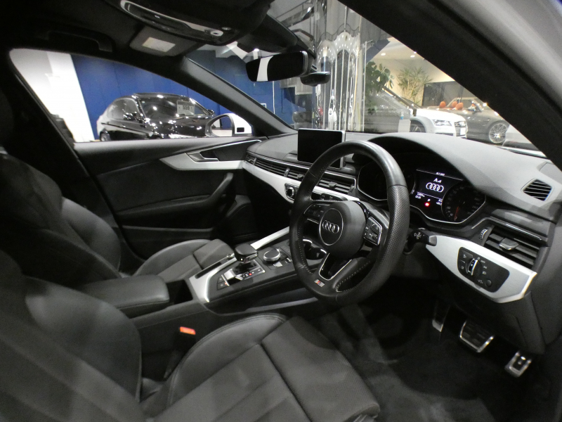 アウディ A4 A4 2.0TFSI ｽﾎﾟｰﾂ Sﾗｲﾝ&ｱｼｽﾀﾝｽPKG　ADVｷｰ 追ACC ﾚｰﾝ&ｻｲﾄﾞｱｼｽﾄ Audiﾌﾟﾚｾﾝｽ 黒半革 ﾋｰﾀｰ MMIﾅﾋﾞ 全周囲ｶﾒﾗ PDC LEDﾗｲﾄ  Sﾗｲﾝｴｸｽﾃﾘｱ＆18AW　2年保証