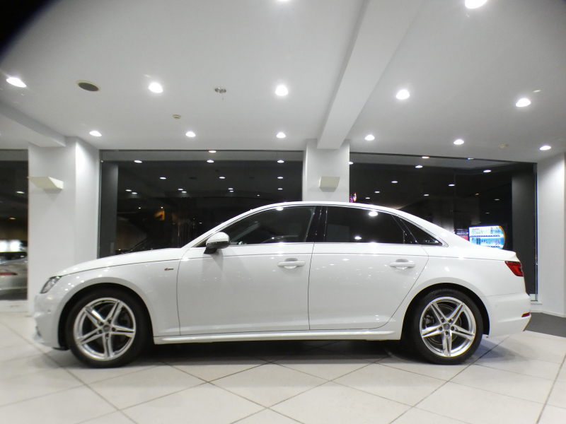 アウディ A4 A4 2.0TFSI ｽﾎﾟｰﾂ Sﾗｲﾝ&ｱｼｽﾀﾝｽPKG　ADVｷｰ 追ACC ﾚｰﾝ&ｻｲﾄﾞｱｼｽﾄ Audiﾌﾟﾚｾﾝｽ 黒半革 ﾋｰﾀｰ MMIﾅﾋﾞ 全周囲ｶﾒﾗ PDC LEDﾗｲﾄ  Sﾗｲﾝｴｸｽﾃﾘｱ＆18AW　2年保証