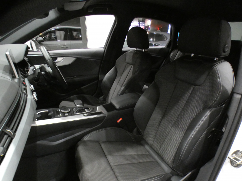 アウディ A4 A4 2.0TFSI ｽﾎﾟｰﾂ Sﾗｲﾝ&ｱｼｽﾀﾝｽPKG　ADVｷｰ 追ACC ﾚｰﾝ&ｻｲﾄﾞｱｼｽﾄ Audiﾌﾟﾚｾﾝｽ 黒半革 ﾋｰﾀｰ MMIﾅﾋﾞ 全周囲ｶﾒﾗ PDC LEDﾗｲﾄ  Sﾗｲﾝｴｸｽﾃﾘｱ＆18AW　2年保証