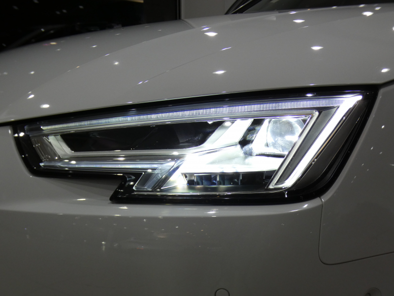 アウディ A4 A4 2.0TFSI ｽﾎﾟｰﾂ Sﾗｲﾝ&ｱｼｽﾀﾝｽPKG　ADVｷｰ 追ACC ﾚｰﾝ&ｻｲﾄﾞｱｼｽﾄ Audiﾌﾟﾚｾﾝｽ 黒半革 ﾋｰﾀｰ MMIﾅﾋﾞ 全周囲ｶﾒﾗ PDC LEDﾗｲﾄ  Sﾗｲﾝｴｸｽﾃﾘｱ＆18AW　2年保証