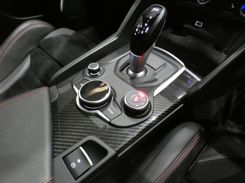 アルファロメオ ジュリア ｼﾞｭﾘｱ ｸｱﾄﾞﾘﾌｫﾘｵ　追ACC ﾚｰﾝﾃﾞｨﾊﾟｰﾁｬｰ&ﾌﾞﾗｲﾝﾄﾞｽﾎﾟｯﾄ 黒半革 Connectｼｽﾃﾑ ｱﾝﾄﾞﾛｲﾄﾞｵｰﾄ harman/Kardon ｷｾﾉﾝ 専用ｴｸｽﾃﾘｱ&19AW ﾀﾞｳﾝｻｽ EBM 可変ﾏﾌﾗｰ 510ps　2年保証