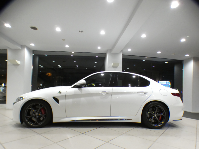 アルファロメオ ジュリア ｼﾞｭﾘｱ ｸｱﾄﾞﾘﾌｫﾘｵ　追ACC ﾚｰﾝﾃﾞｨﾊﾟｰﾁｬｰ&ﾌﾞﾗｲﾝﾄﾞｽﾎﾟｯﾄ 黒半革 Connectｼｽﾃﾑ ｱﾝﾄﾞﾛｲﾄﾞｵｰﾄ harman/Kardon ｷｾﾉﾝ 専用ｴｸｽﾃﾘｱ&19AW ﾀﾞｳﾝｻｽ EBM 可変ﾏﾌﾗｰ 510ps　2年保証