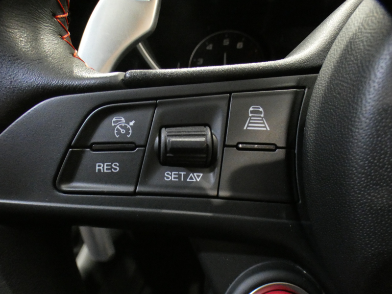 アルファロメオ ジュリア ｼﾞｭﾘｱ ｸｱﾄﾞﾘﾌｫﾘｵ　追ACC ﾚｰﾝﾃﾞｨﾊﾟｰﾁｬｰ&ﾌﾞﾗｲﾝﾄﾞｽﾎﾟｯﾄ 黒半革 Connectｼｽﾃﾑ ｱﾝﾄﾞﾛｲﾄﾞｵｰﾄ harman/Kardon ｷｾﾉﾝ 専用ｴｸｽﾃﾘｱ&19AW ﾀﾞｳﾝｻｽ EBM 可変ﾏﾌﾗｰ 510ps　2年保証