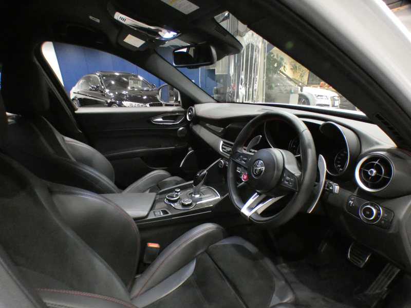 アルファロメオ ジュリア ｼﾞｭﾘｱ ｸｱﾄﾞﾘﾌｫﾘｵ　追ACC ﾚｰﾝﾃﾞｨﾊﾟｰﾁｬｰ&ﾌﾞﾗｲﾝﾄﾞｽﾎﾟｯﾄ 黒半革 Connectｼｽﾃﾑ ｱﾝﾄﾞﾛｲﾄﾞｵｰﾄ harman/Kardon ｷｾﾉﾝ 専用ｴｸｽﾃﾘｱ&19AW ﾀﾞｳﾝｻｽ EBM 可変ﾏﾌﾗｰ 510ps　2年保証