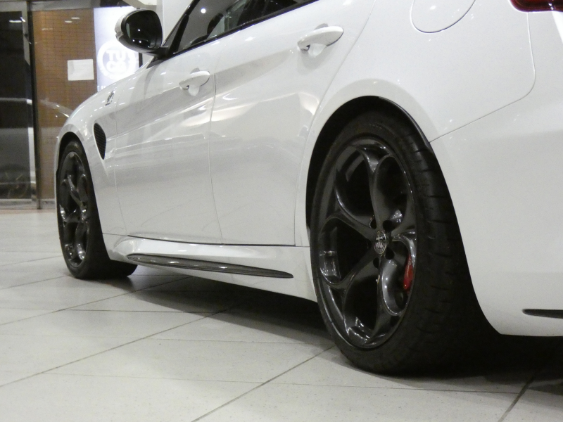 アルファロメオ ジュリア ｼﾞｭﾘｱ ｸｱﾄﾞﾘﾌｫﾘｵ　追ACC ﾚｰﾝﾃﾞｨﾊﾟｰﾁｬｰ&ﾌﾞﾗｲﾝﾄﾞｽﾎﾟｯﾄ 黒半革 Connectｼｽﾃﾑ ｱﾝﾄﾞﾛｲﾄﾞｵｰﾄ harman/Kardon ｷｾﾉﾝ 専用ｴｸｽﾃﾘｱ&19AW ﾀﾞｳﾝｻｽ EBM 可変ﾏﾌﾗｰ 510ps　2年保証