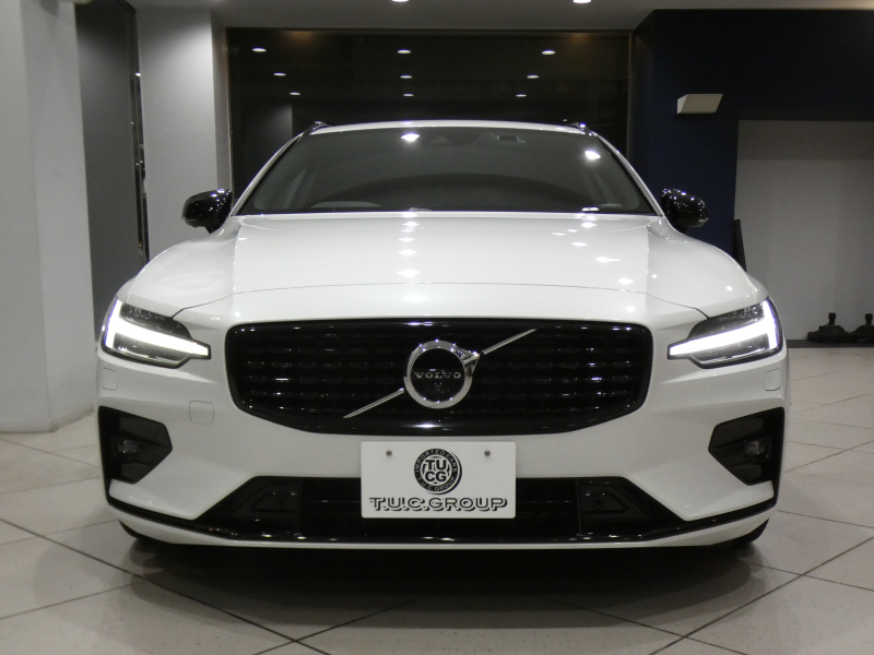 ボルボ V60 V60 B5 Rﾃﾞｻﾞｲﾝ　ｼﾃｨｾｰﾌﾃｨ ACC･BLIS 黒半革 全席ﾋｰﾀｰ ｽﾃｱﾋｰﾀｰ ﾀｯﾁｽｸﾘｰﾝHDDﾅﾋﾞTV harman/K 全周囲ｶﾒﾗ ﾍｯﾄﾞｱｯﾌﾟDSP LEDﾗｲﾄ Rﾃﾞｻﾞｲﾝ専用ｴｸｽﾃﾘｱ&18AW B5ｴﾝｼﾞﾝ+ﾓｰﾀｰ　2年保証