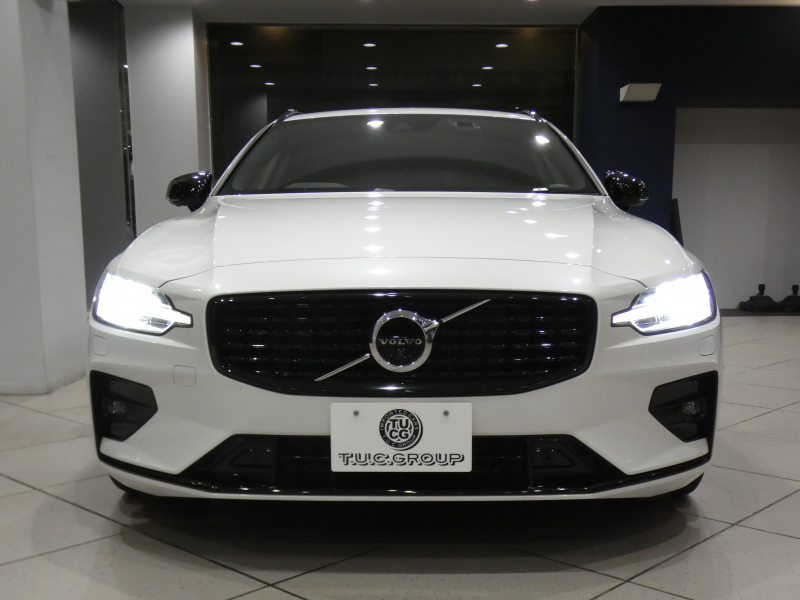 ボルボ V60 V60 B5 Rﾃﾞｻﾞｲﾝ　ｼﾃｨｾｰﾌﾃｨ ACC･BLIS 黒半革 全席ﾋｰﾀｰ ｽﾃｱﾋｰﾀｰ ﾀｯﾁｽｸﾘｰﾝHDDﾅﾋﾞTV harman/K 全周囲ｶﾒﾗ ﾍｯﾄﾞｱｯﾌﾟDSP LEDﾗｲﾄ Rﾃﾞｻﾞｲﾝ専用ｴｸｽﾃﾘｱ&18AW B5ｴﾝｼﾞﾝ+ﾓｰﾀｰ　2年保証