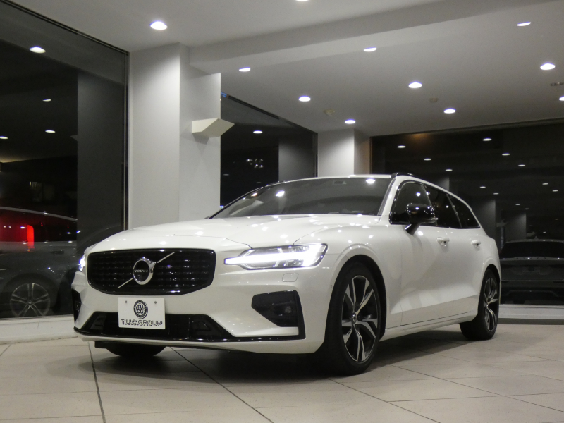 ボルボ V60 V60 B5 Rﾃﾞｻﾞｲﾝ　ｼﾃｨｾｰﾌﾃｨ ACC･BLIS 黒半革 全席ﾋｰﾀｰ ｽﾃｱﾋｰﾀｰ ﾀｯﾁｽｸﾘｰﾝHDDﾅﾋﾞTV harman/K 全周囲ｶﾒﾗ ﾍｯﾄﾞｱｯﾌﾟDSP LEDﾗｲﾄ Rﾃﾞｻﾞｲﾝ専用ｴｸｽﾃﾘｱ&18AW B5ｴﾝｼﾞﾝ+ﾓｰﾀｰ　2年保証